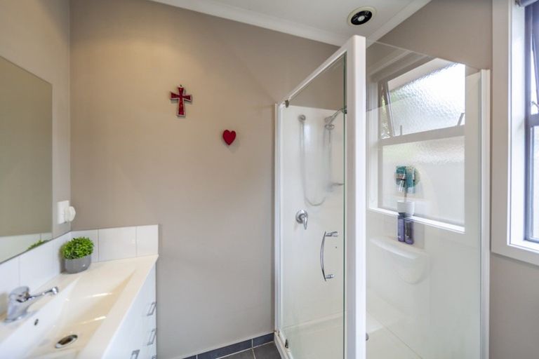 Photo of property in 6 Waitaha Place, Clive, 4102