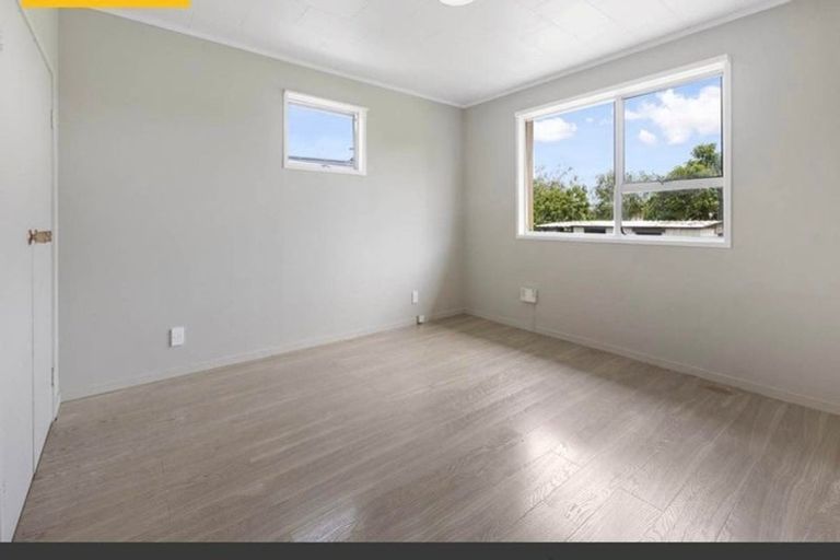 Photo of property in 66 Sikkim Crescent, Clover Park, Auckland, 2019