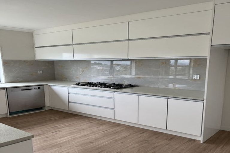 Photo of property in 28 The Enclave, Totara Heights, Auckland, 2105