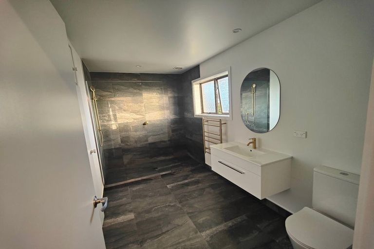 Photo of property in 1/61 Forrest Hill Road, Milford, Auckland, 0620