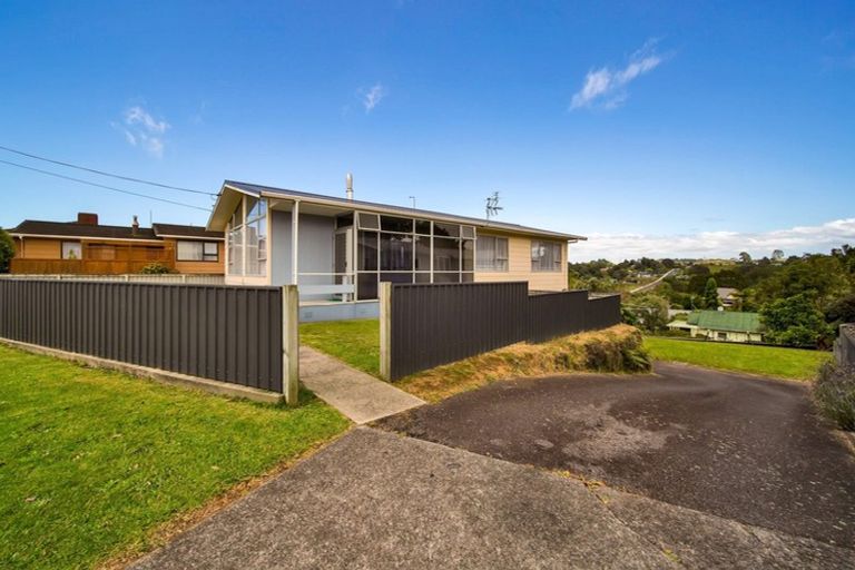 Photo of property in 4 Cowling Road, Hurdon, New Plymouth, 4310