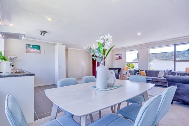 Photo of property in 1/185a Royal Road, Massey, Auckland, 0614