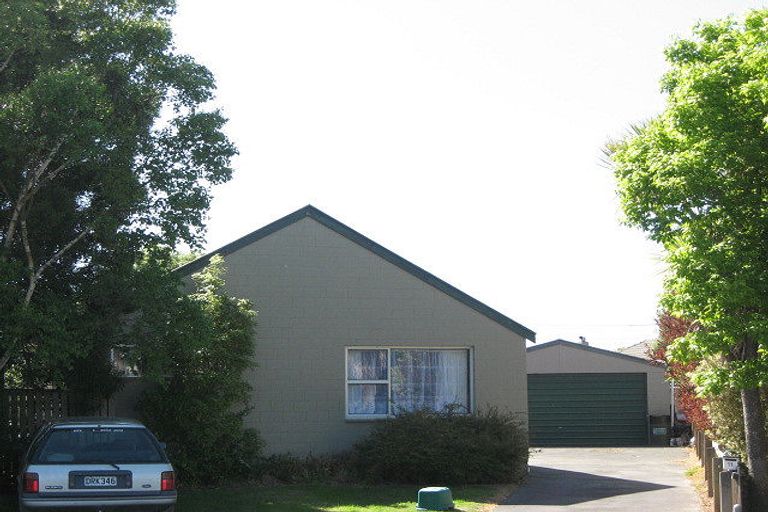Photo of property in 11 Strack Place, Redwood, Christchurch, 8051