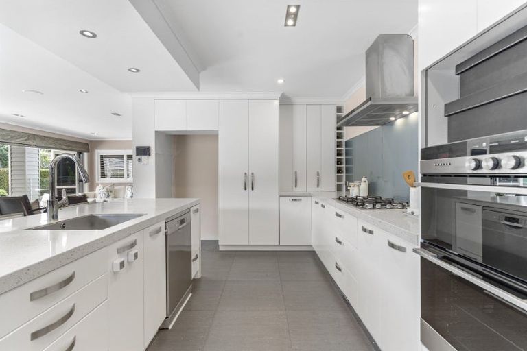 Photo of property in 14 Tranquility Rise, Mellons Bay, Auckland, 2014