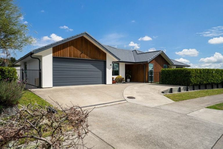 Photo of property in 10 Clifford Close, Leamington, Cambridge, 3432