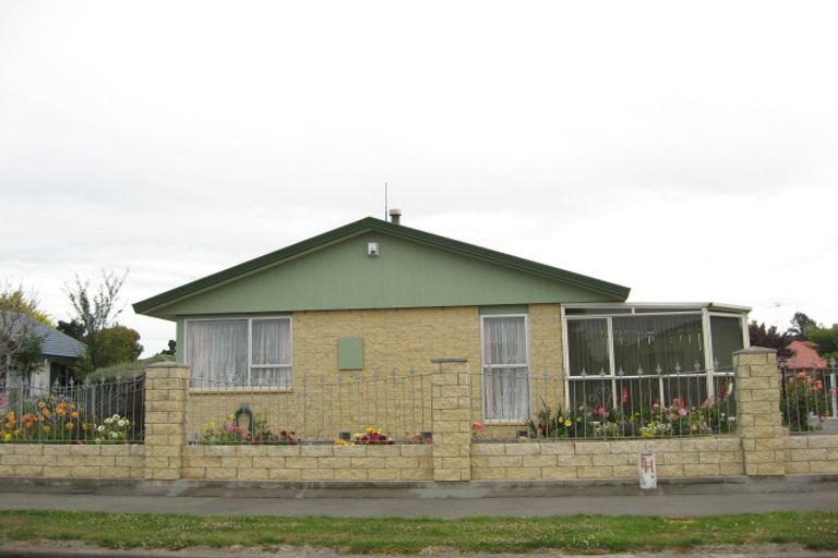 Photo of property in 33 Cowes Street, Avondale, Christchurch, 8061