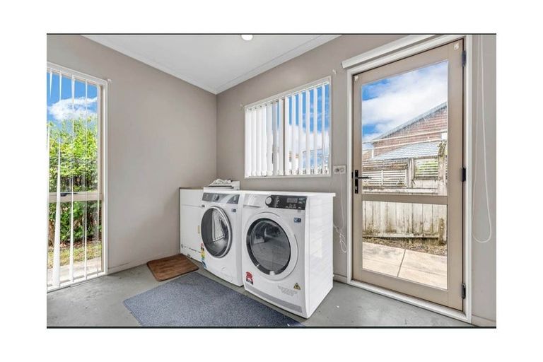 Photo of property in 39a Chieftain Rise, Goodwood Heights, Auckland, 2105