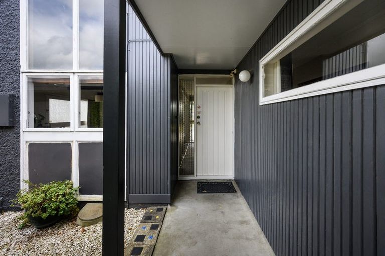 Photo of property in 9 Palliser Place, Milson, Palmerston North, 4414