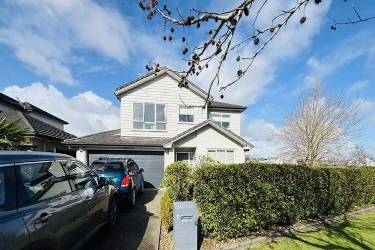 Photo of property in 1 Pickaberry Avenue, Karaka, Papakura, 2113