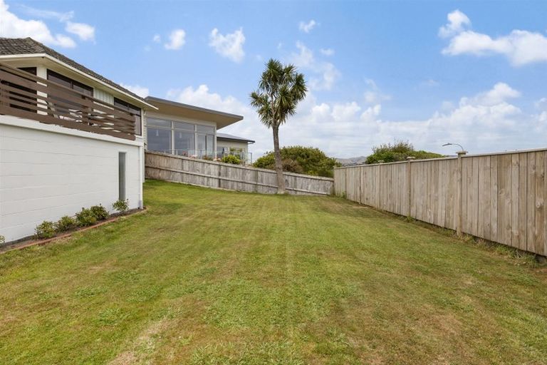 Photo of property in 77 Motuhara Road, Plimmerton, Porirua, 5026