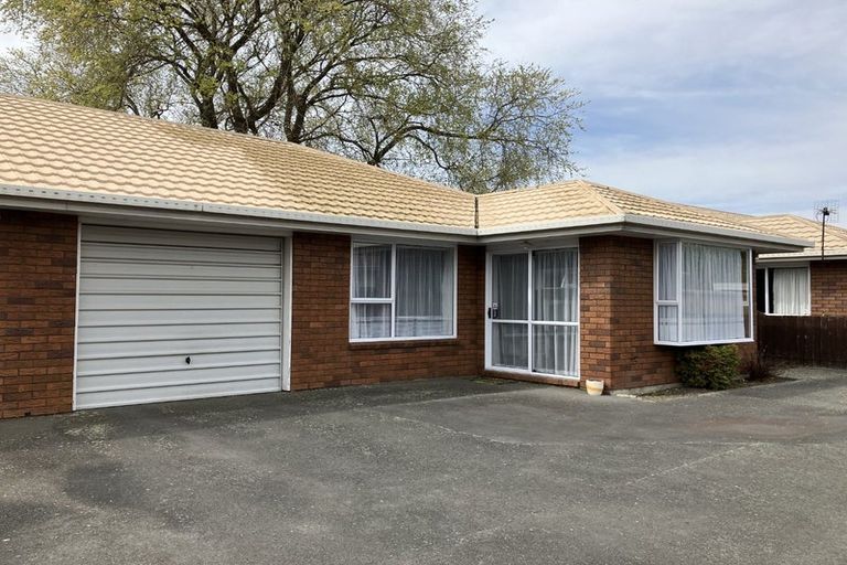 Photo of property in 2/7 Dilworth Street, Riccarton, Christchurch, 8011