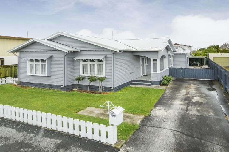 Photo of property in 126 Heretaunga Street, Palmerston North, 4414
