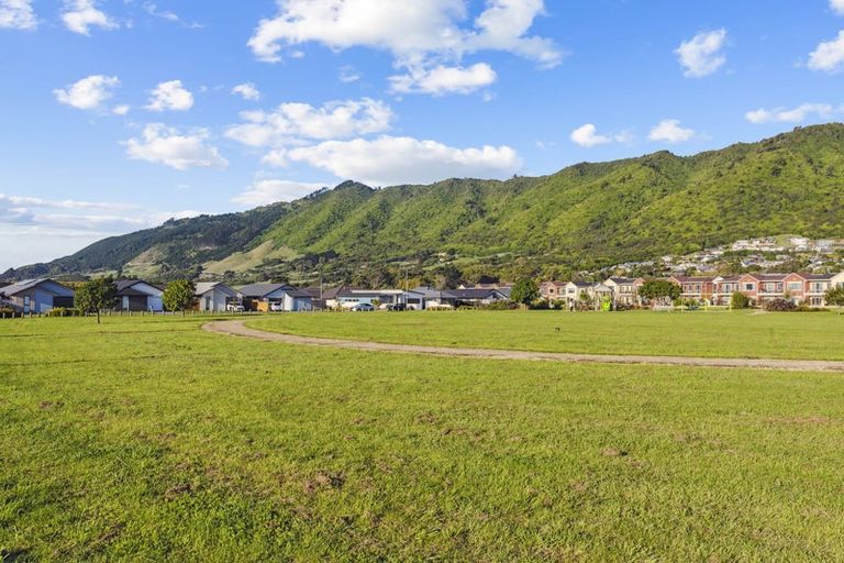 Photo of property in 5 Pohe Street, Waikanae, 5036