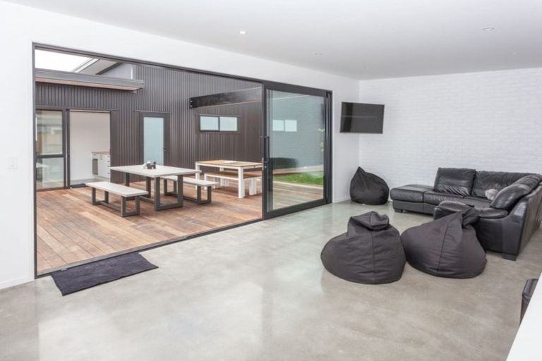 Photo of property in 31 Longreach Drive, Cooks Beach, Whitianga, 3591