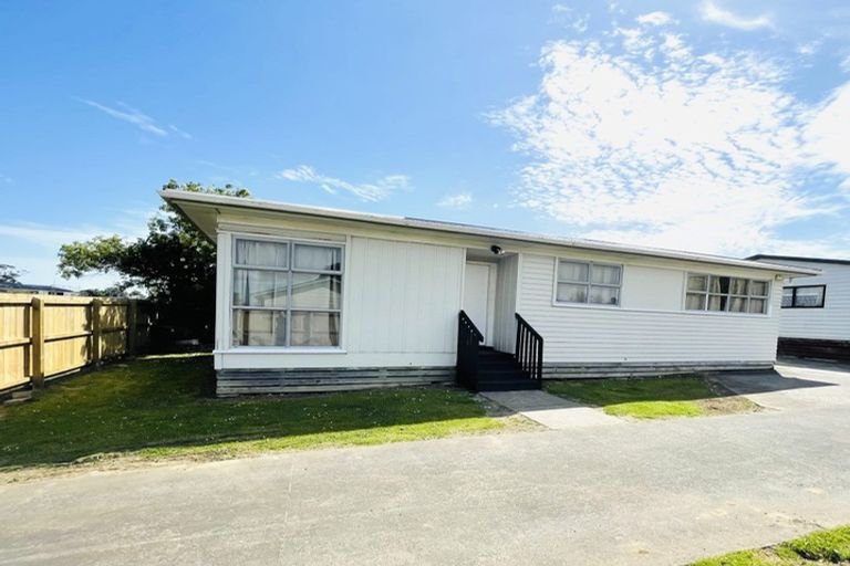 Photo of property in 16 Oratu Place, Manurewa, Auckland, 2102