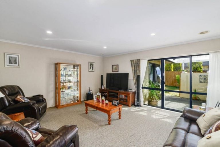 Photo of property in 19 Heaphy Place, Pukehangi, Rotorua, 3015