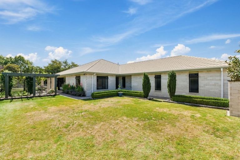 Photo of property in 24 Montgomery Crescent, Kinloch, Taupo, 3377