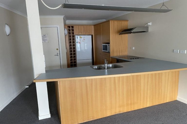 Photo of property in Endeavour Apartments, 6/125 Thorndon Quay, Pipitea, Wellington, 6011