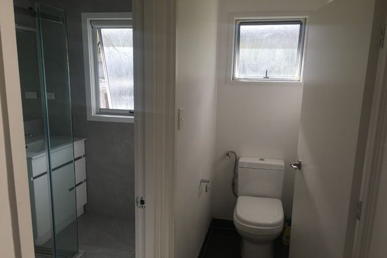 Photo of property in 8 Skyla Place, Massey, Auckland, 0614