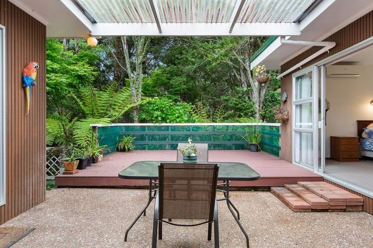 Photo of property in 48 Grassmere Road, Henderson Valley, Auckland, 0612