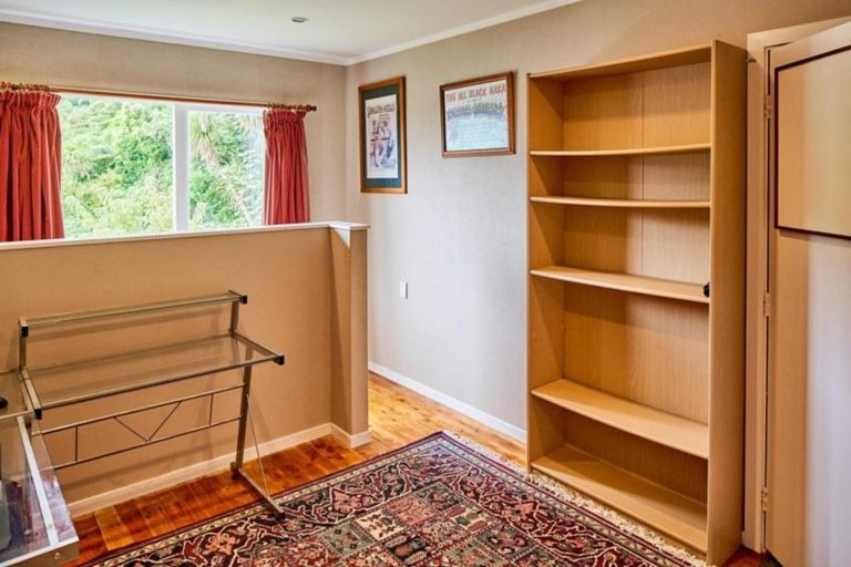 Photo of property in 5 Beavis Lane, Karori, Wellington, 6012