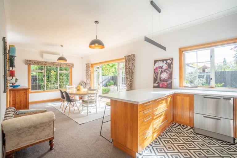 Photo of property in 21 Union Street, Hokowhitu, Palmerston North, 4410