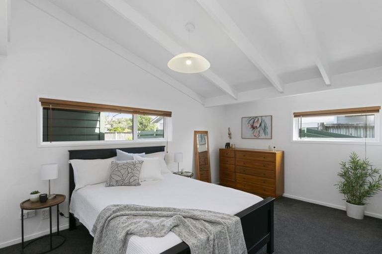 Photo of property in 33b Cambrian Street, Churton Park, Wellington, 6037