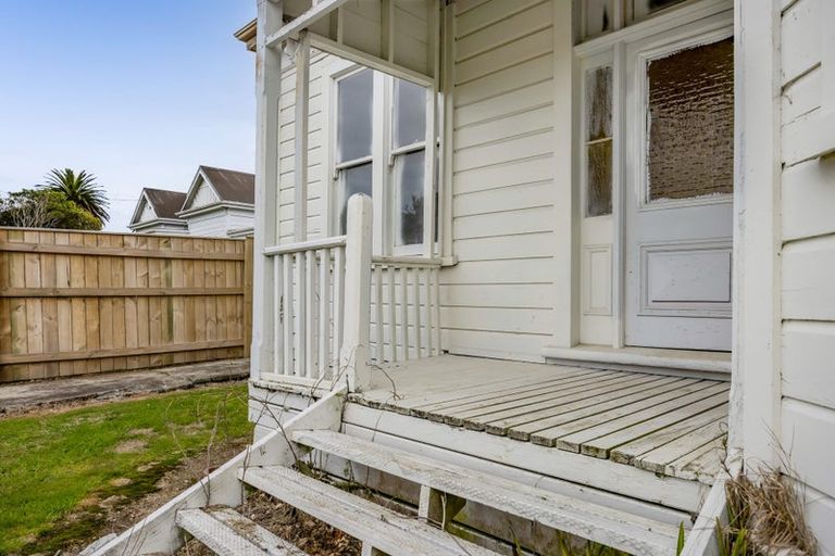 Photo of property in 15 Cornwall Street, Eltham, 4322