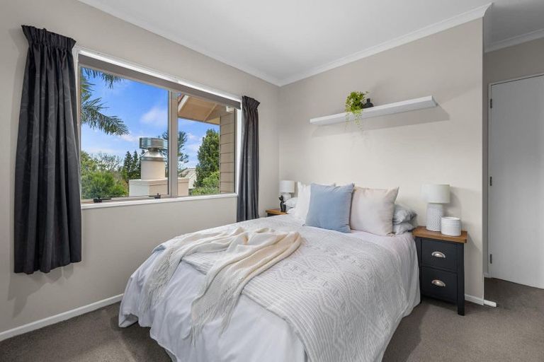 Photo of property in 11 Hinton Place, Pyes Pa, Tauranga, 3112