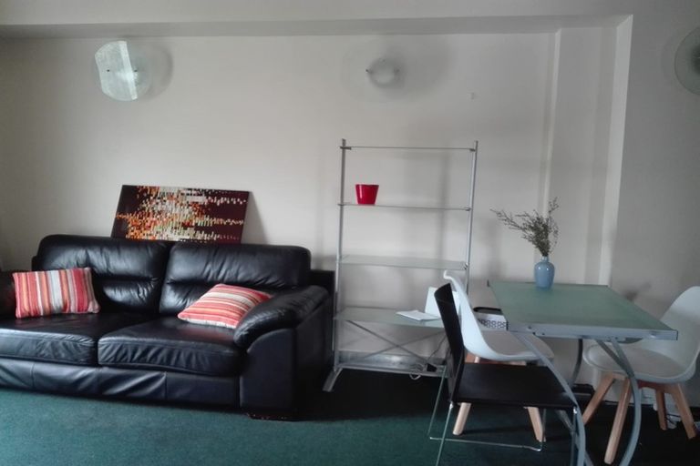 Photo of property in Qba Apartments, 2u/51 Webb Street, Mount Cook, Wellington, 6011