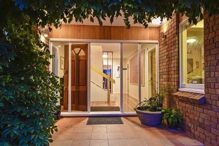 Photo of property in 15 Waiake Street, Torbay, Auckland, 0630