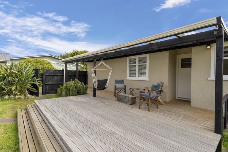 Photo of property in 29 Manuka Street, Otaki Beach, Otaki, 5512