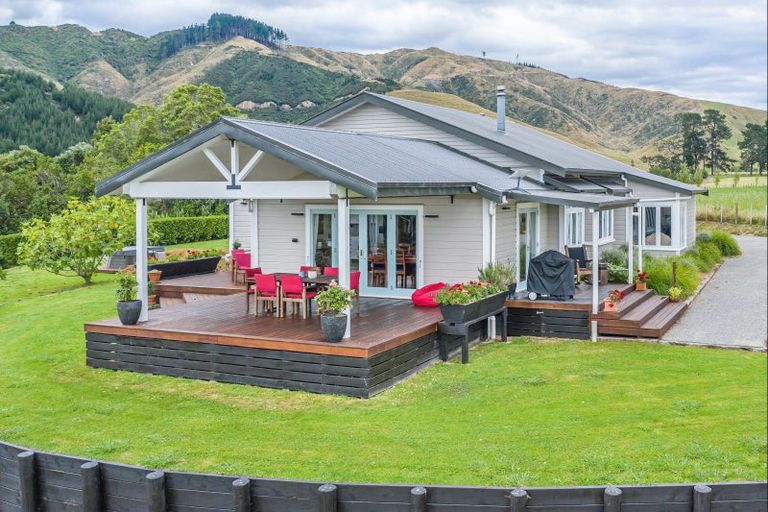 Photo of property in 245 Wallace Road, Koputaroa, Levin, 5571