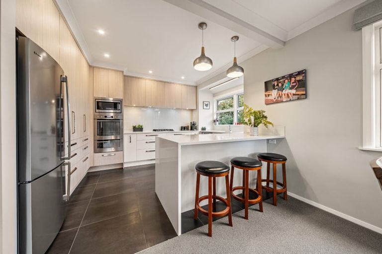 Photo of property in 3 Heretaunga Square, Silverstream, Upper Hutt, 5019