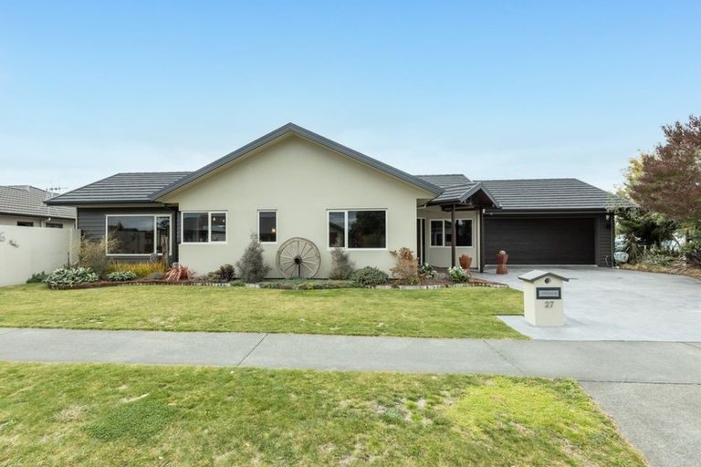 Photo of property in 27 Tasman Drive, Poraiti, Napier, 4112