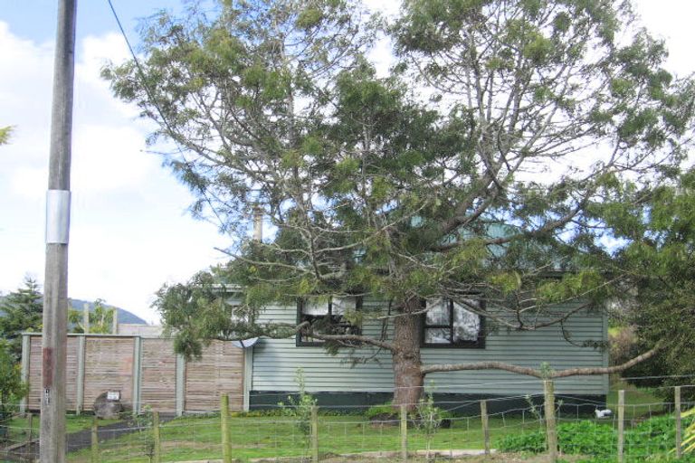 Photo of property in 12 View Street, Maungaturoto, 0520