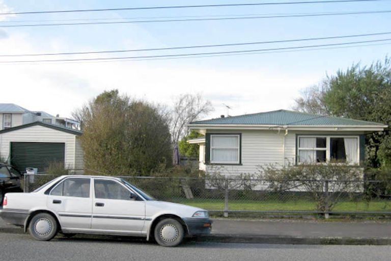 Photo of property in 1 Jellicoe Street, Greytown, 5712