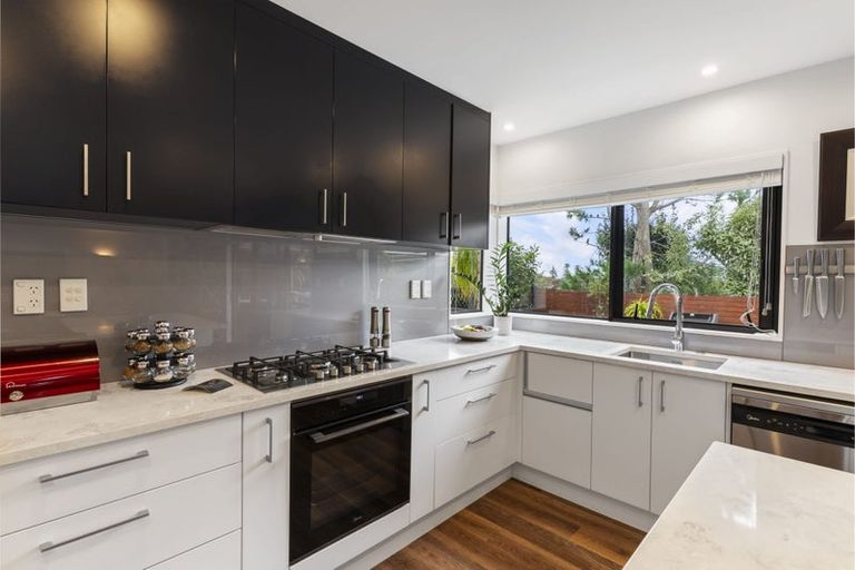 Photo of property in 2/19 Chiania Place, Somerville, Auckland, 2014