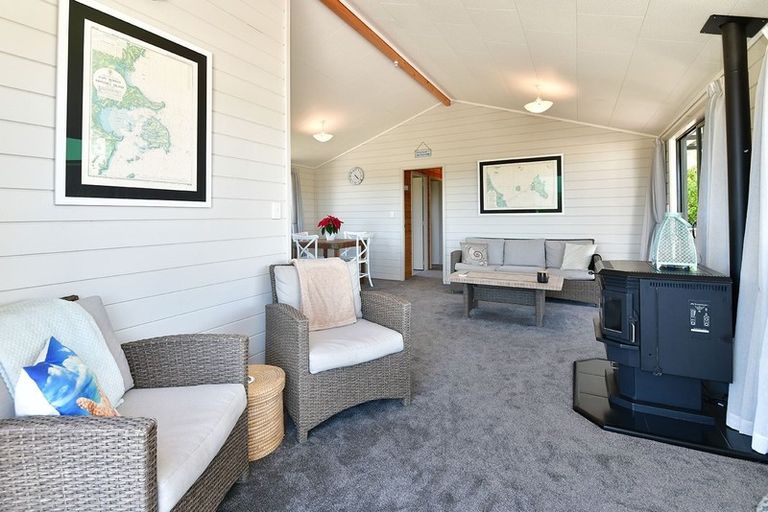 Photo of property in 18 Te Kapa Place, Snells Beach, 0920