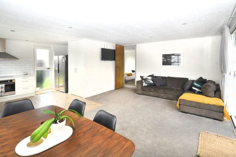 Photo of property in 1/79 Everglade Drive, Goodwood Heights, Auckland, 2105