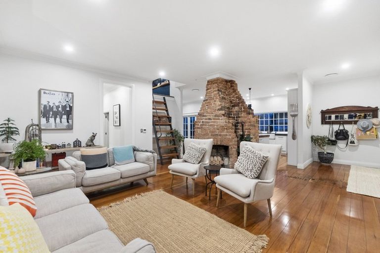 Photo of property in 16 Endeavour Avenue, Flagstaff, Hamilton, 3210