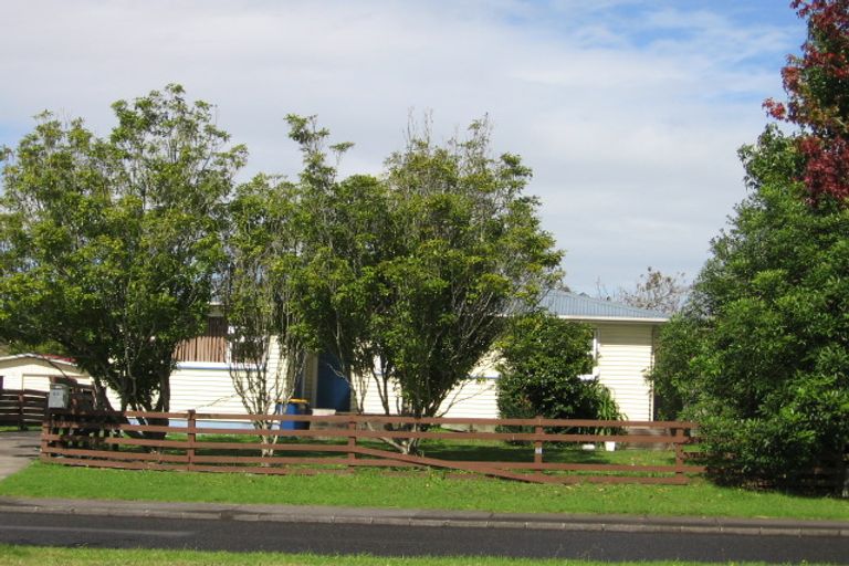 Photo of property in 83 Universal Drive, Henderson, Auckland, 0610