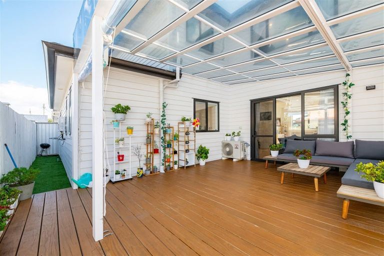 Photo of property in 113b Wharf Road, Te Atatu Peninsula, Auckland, 0610
