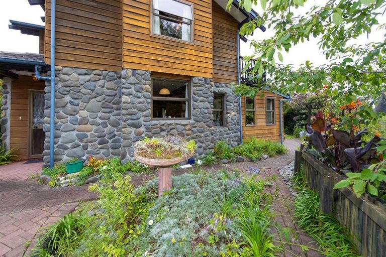 Photo of property in 16 Tokomaru Drive, Havelock North, 4130