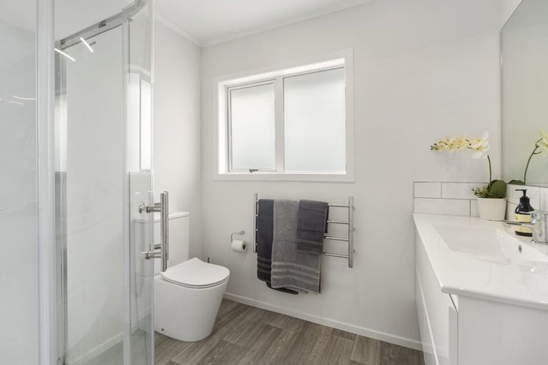 Photo of property in 3/151b Wallace Road, Mangere Bridge, Auckland, 2022