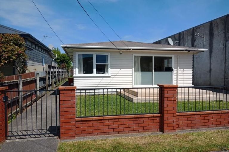 Photo of property in 4 Central Terrace, Alicetown, Lower Hutt, 5010