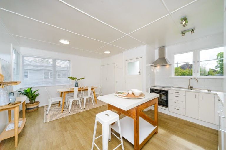 Photo of property in 52 Nottingham Avenue, Awapuni, Palmerston North, 4412