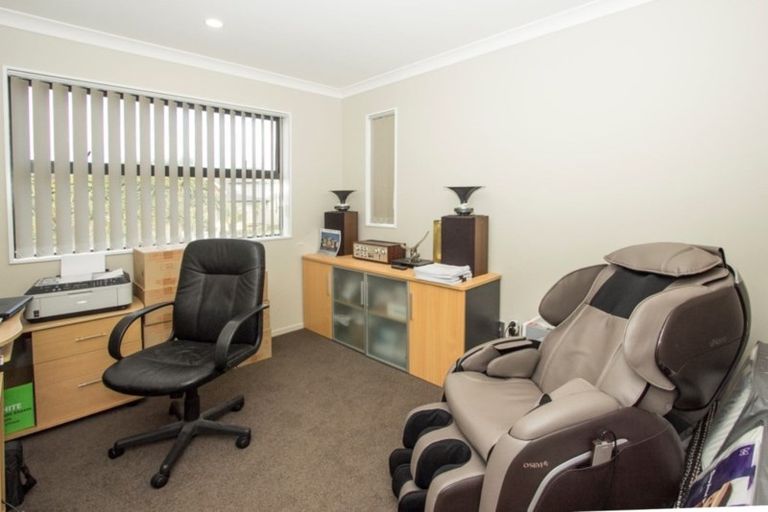 Photo of property in 43b Redoubt Road, Goodwood Heights, Auckland, 2105