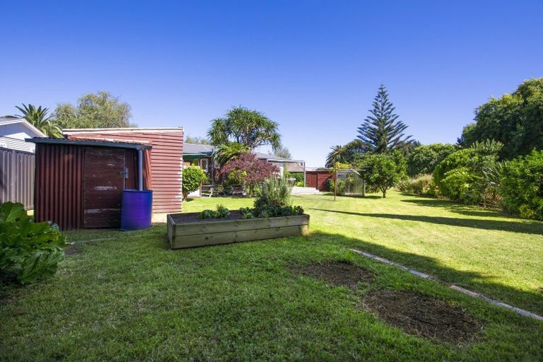 Photo of property in 28 Bright Crescent, Maraenui, Napier, 4110
