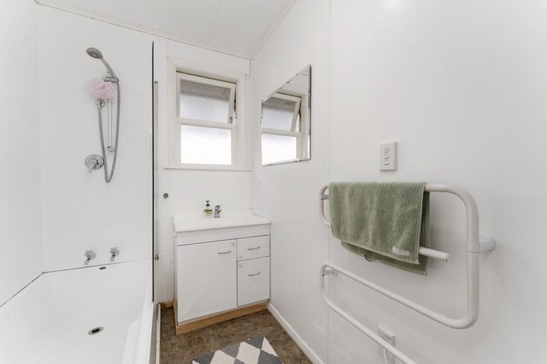 Photo of property in 9 Massey Street, Tawa, Wellington, 5028